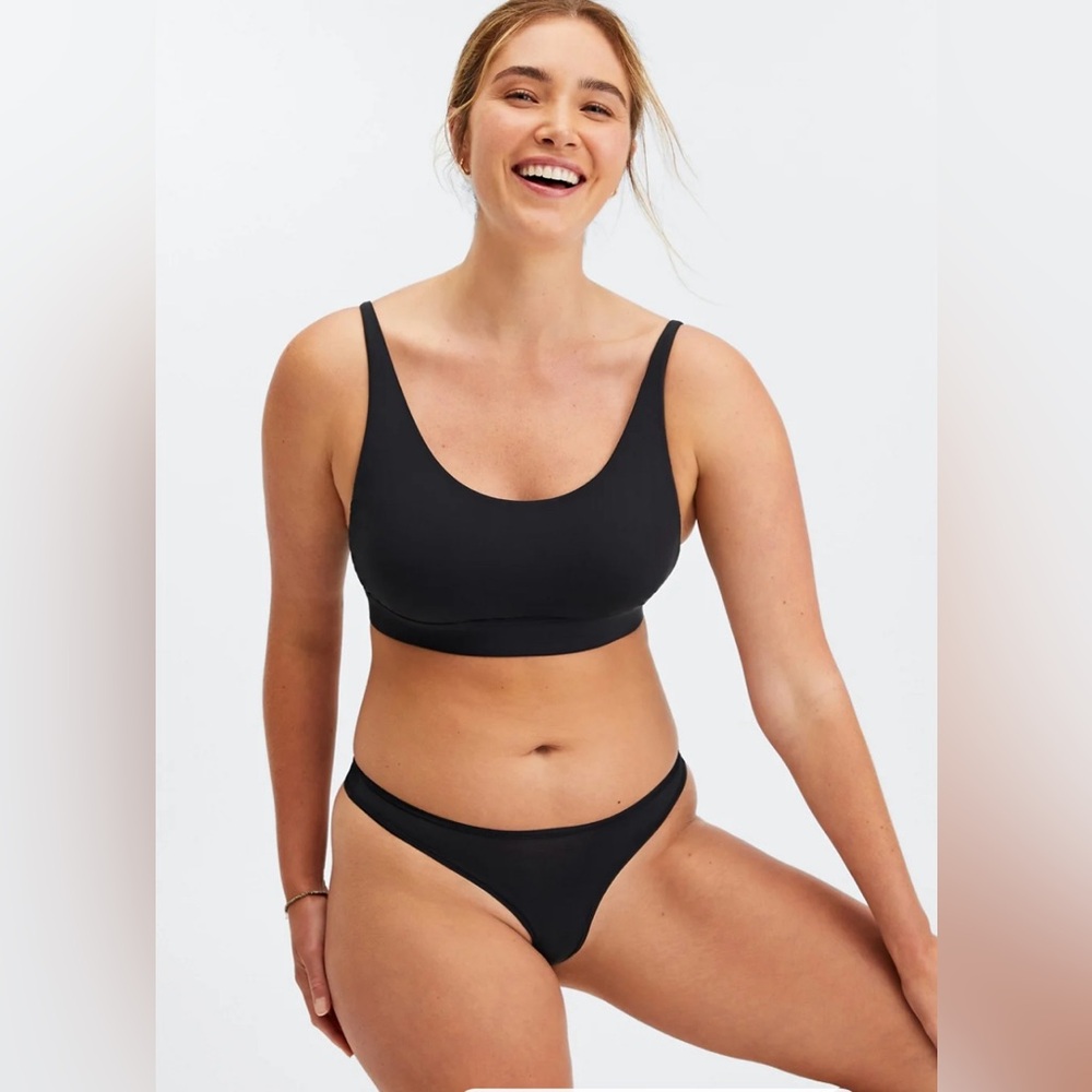 Fabletics Naked Feel Scoop Neck Bralette
